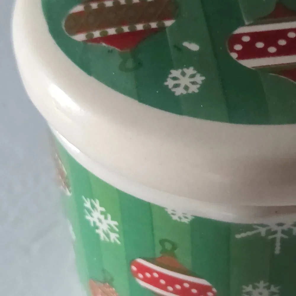 Merry Brite Vintage Christmas Crock with Rubber Sealed Lid - Picture 2 of 6